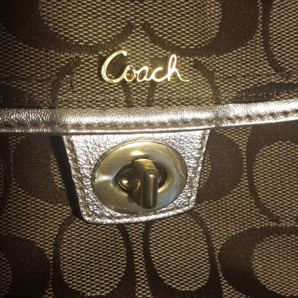 Coach Cross Body - Picture 3 of 4